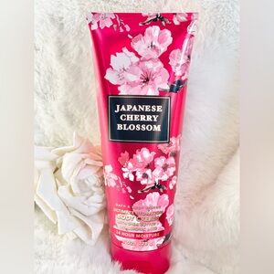 New with tags BATH & BODY WORKS JAPANESE CHERRY BLOSSOM BODY CREAM 24HR MOISTURE